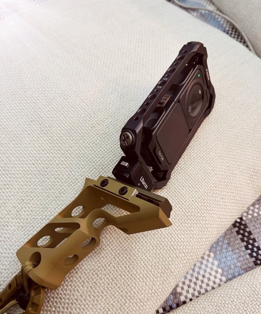 Airsoft Hollow Fortis-Grip Replica Hollow Construction for 20mm Rail (Metal) system
