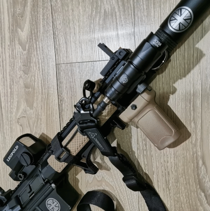 Tactical grip BRAVO Vertical Grip Foregrip - TAN & Black - 图片 2
