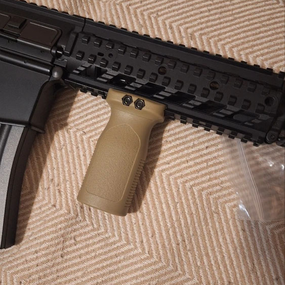 RVG nylon vertical universal vertical front grip suitable for 20mm Picatinny system - Image 2