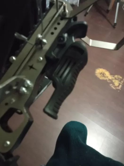 Underbarrel tactical grip, foldable on Picatinny/Weaver product detail 2