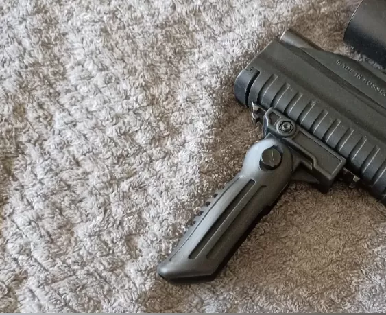 Underbarrel tactical grip, foldable on Picatinny/Weaver product detail 9