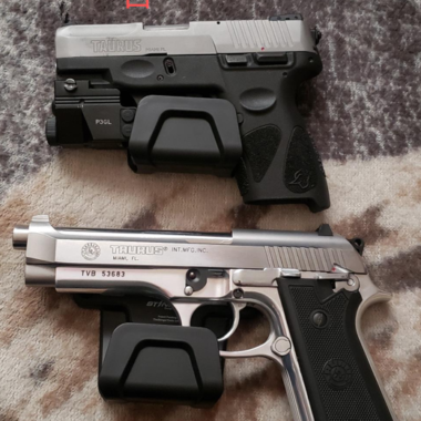 Magnetic Gun Mount Rack w/Trigger Guard Protection, Gun Holder Conceal in Car, Truck, Vehicle, Desks, Safes, Walls, Gun Magnet for Handgun Rifle Shotgun Pistol Revolver