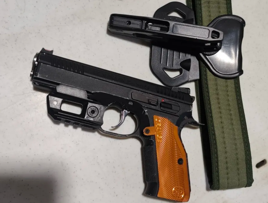 Right/Left Hand Excellent Polymer Material Glock 9mm/SW40/357 Holster That Have An Rail For All Double Stack